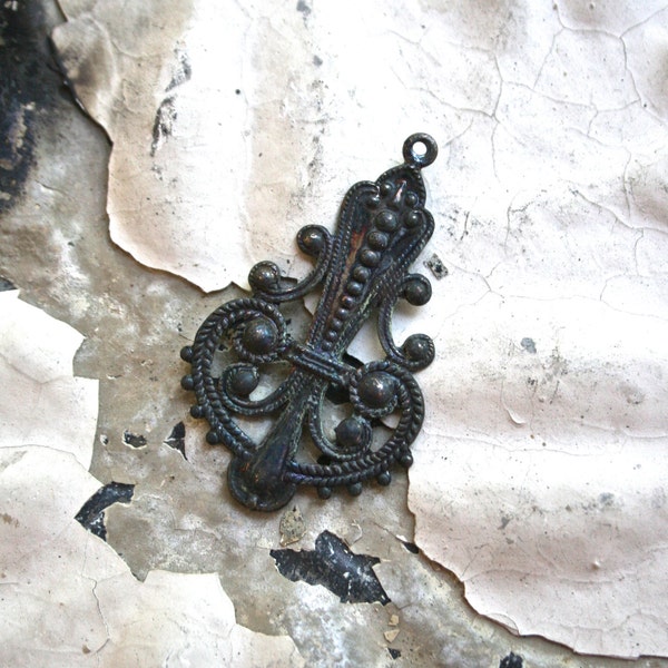END OF STOCK! Vintage Patina Pear Shape Art Deco Pendant