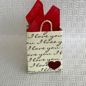 Red Glitter Heart Miniature Gift Bag image 3