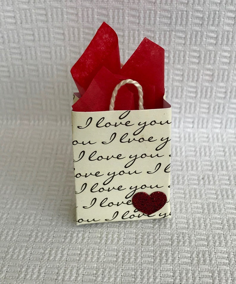 Red Glitter Heart Miniature Gift Bag image 3