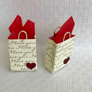 Red Glitter Heart Miniature Gift Bag image 4