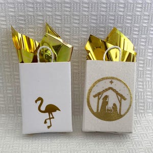 Gift Bag w Gold Decoration