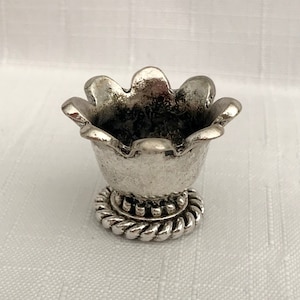 Silvertone Urn