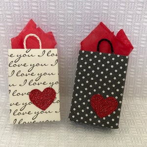 Red Glitter Heart Miniature Gift Bag image 6