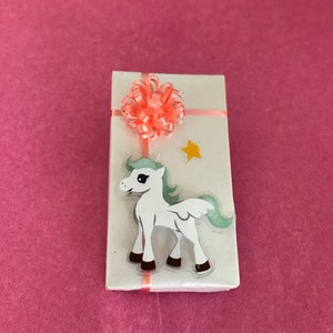 Unicorn w Peach Bow