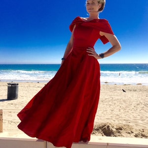 Jim Hjlelm, langes formelles rotes Kleid, Größe 10,10