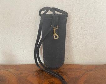 Levenger ,Small black leather purse, Cross body shoulder bag, Brass clasp, removable strap