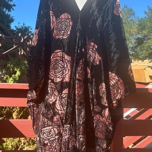 Peach Blossom Floral Print Velvet Burnout Kimono