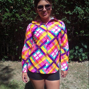 Pink rainbow top, geometric, 1970s, 70s,polyester,jacket ,pink,purple,yellow,orange
