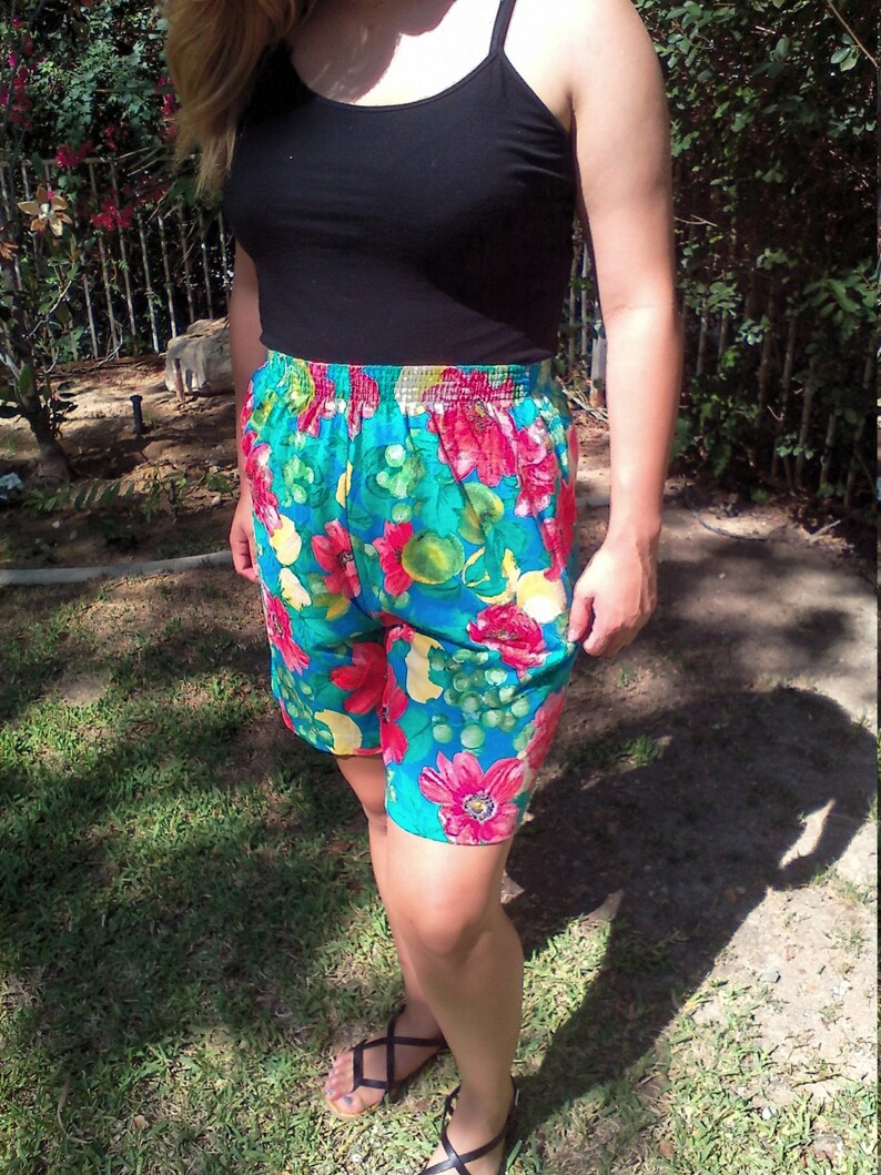 Cape cod Floral shorts cheap Rapid rise with pockets medium