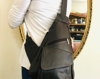 ブラックレザースリングバッグ、レザースリング、バッグ、財布
