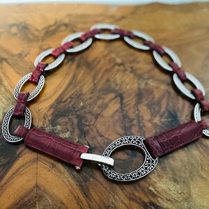 Brighton-bälte i rött läder, krokodilpräglat, 86 cm, silverfärgat, rött läder bild 3