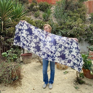 Banana Republic, Large semi sheer scarf, Blue, Off White