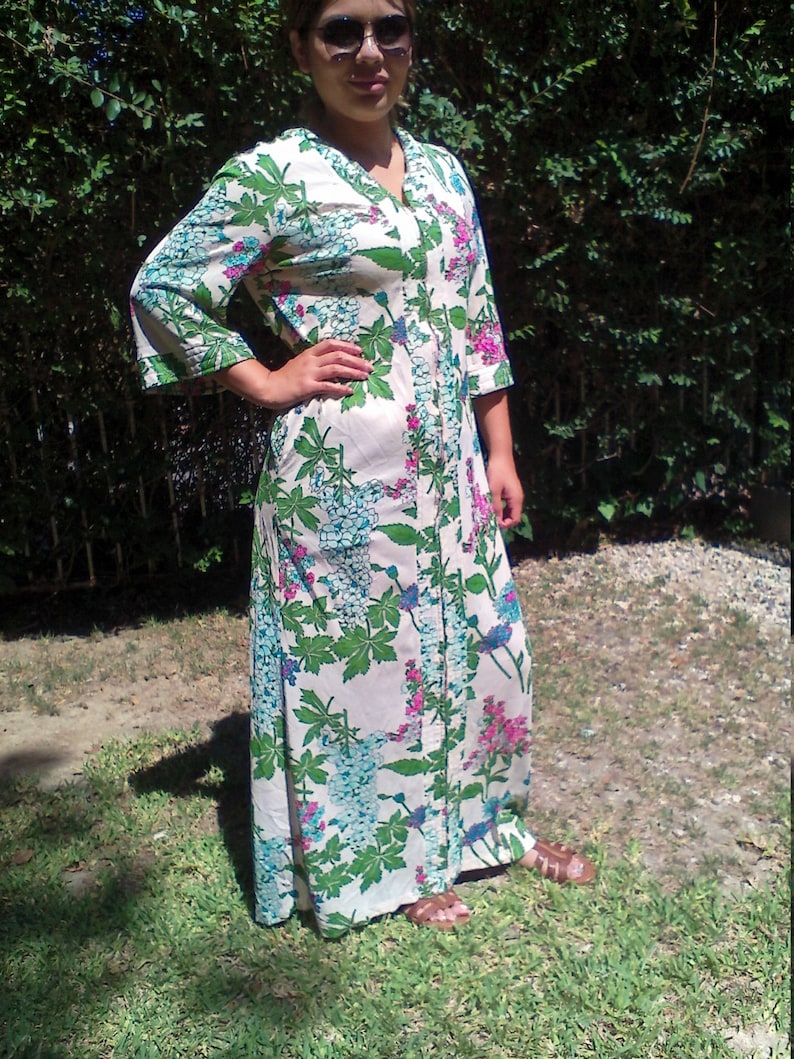 zip up,polyester,lounger Long floral dress,pastel,dress,1970s,70 lounge wear