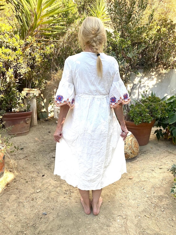 White Embroidered cotton dress, Small, embroidere… - image 2