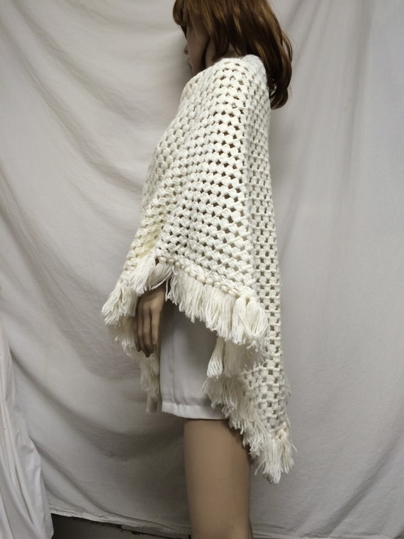 Knit shawl,white, knit wrap, shawl ,fringed - image 3