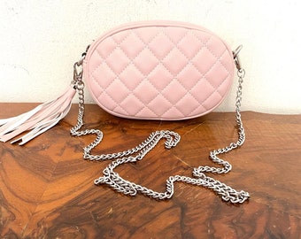 Cartera acolchada rosa con cadena plateada, bolso de hombro, piel sintética rosa