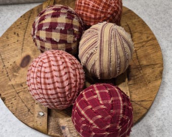 Homespun Fabric Valentines Rag Balls, Primitive Rustic Bowl Fillers (Set of 5)