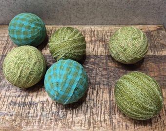 Bolas de trapo caseras turquesas y verdes, rellenos rústicos para cuencos, juego de 6