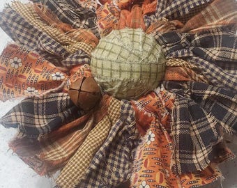 Primitive Sunflower Rag Flowers: Tiered Tray Decor