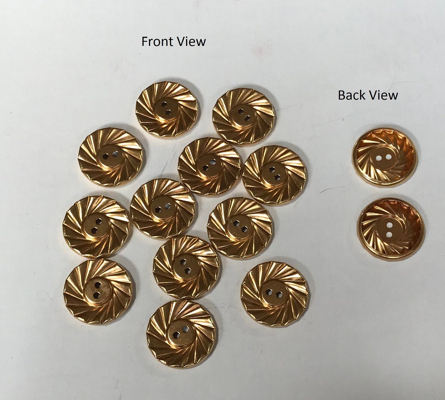 diez botones dorados con filigrana medidas 1 cm - Compra venta en  todocoleccion