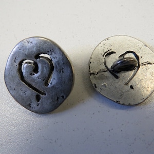 3 Rustic Metal Heart Buttons Antique Bronze Plated - Round Silver Buttons,  Metal Shank Button, Sewing Buttons, Jewelry Making Buttons