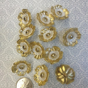 One Package (6 Buttons) Gold Floral Shape with Pearlescent Insert (C3002)Vintage Shank Buttons