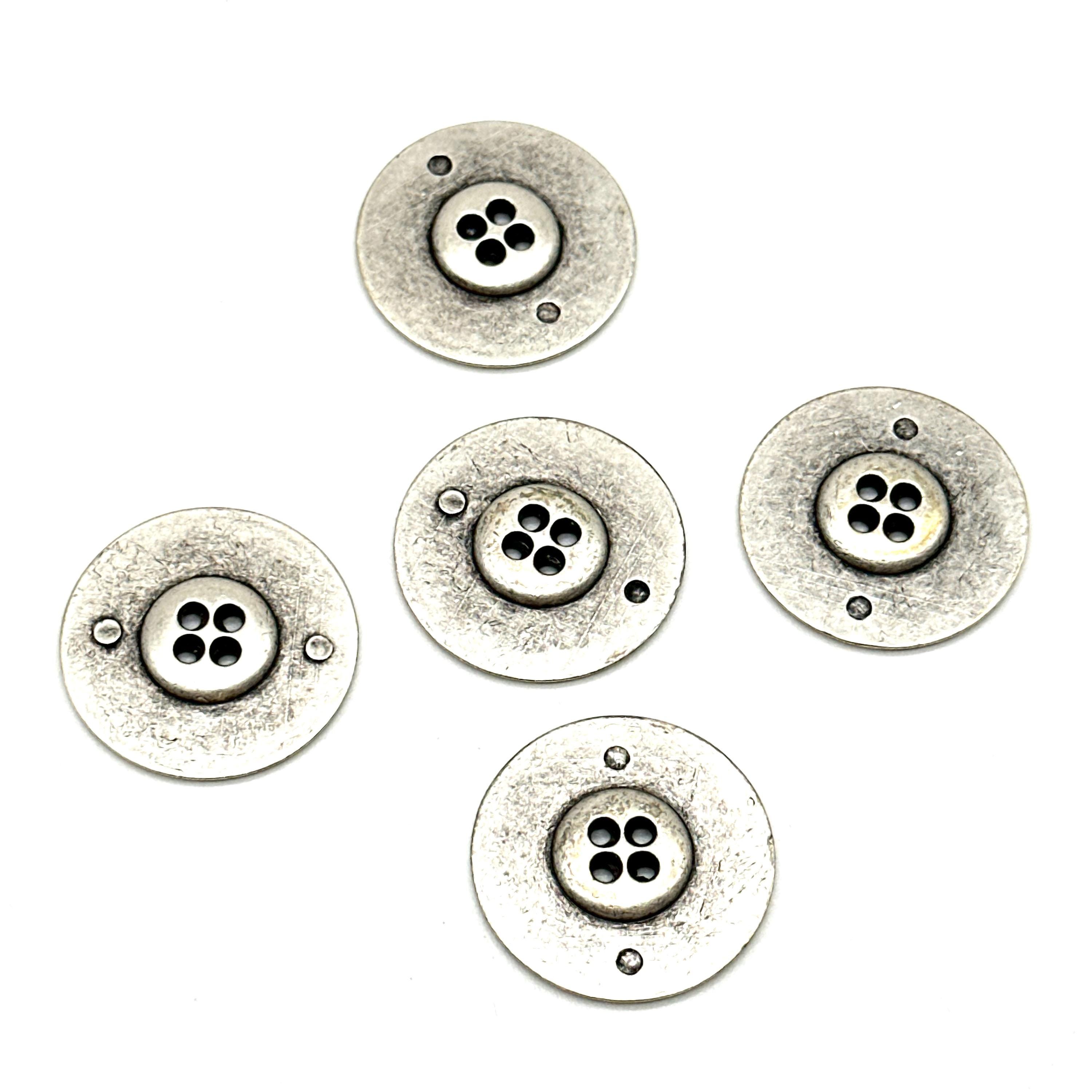 ヴィンテージメタル4つ穴ボタン6個：アンティークシルバー裁縫用品