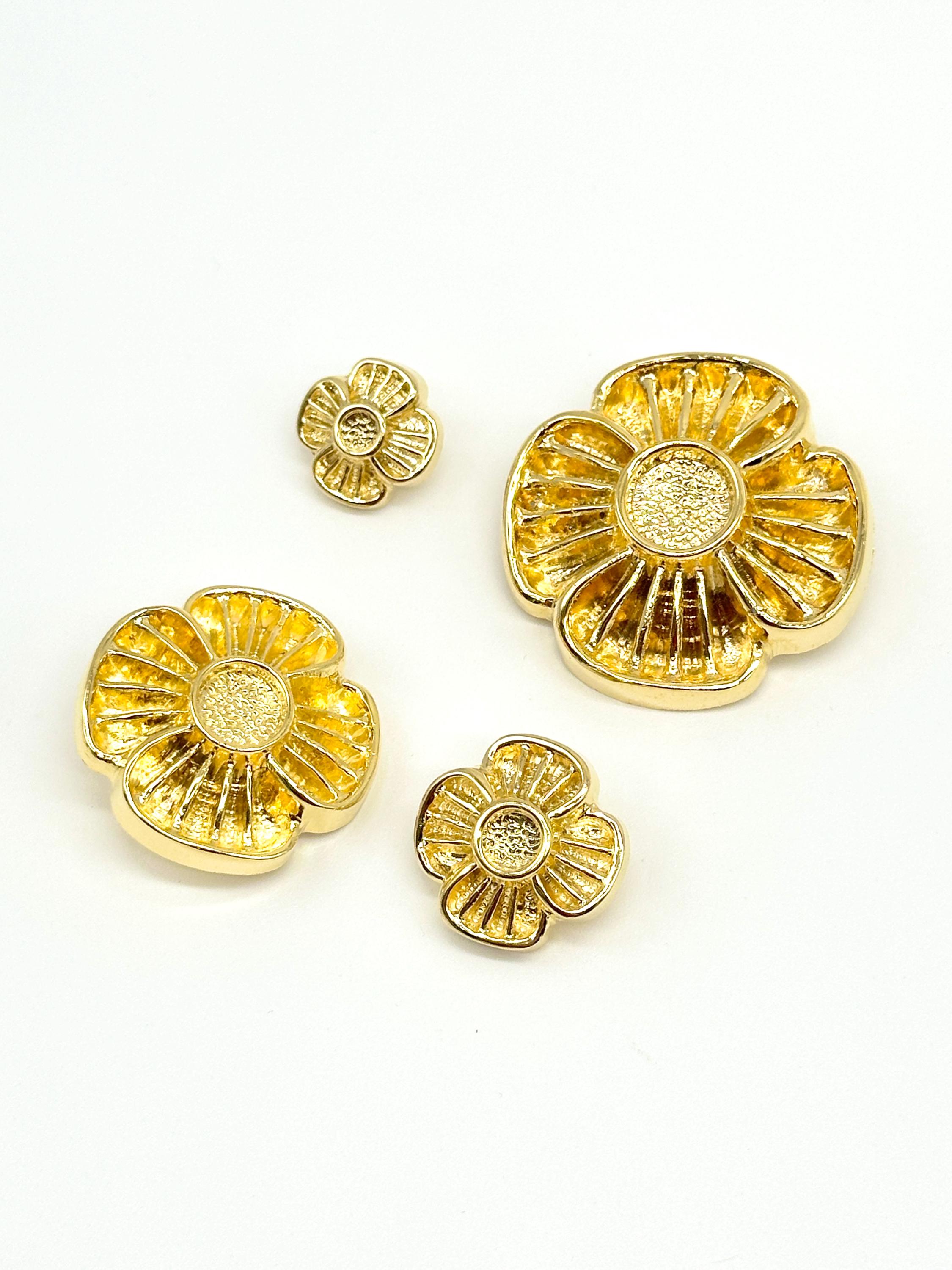 Vintage Gold Flower Buttons: Italian Sewing Supplies (set of 12