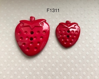 One Package (12 Buttons)Red Strawberry Vintage 2 Hole Buttons(F1311)