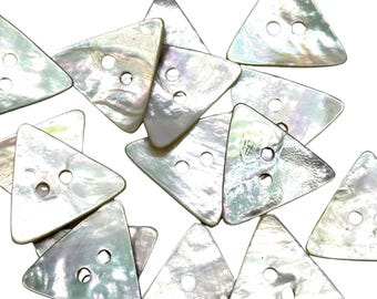 6 Vintage Agoya Shell Buttons: Triangle Pearl Buttons (23mm)