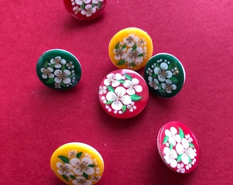 One Package (12 Buttons) Floral Pattern Vintage Shank Buttons. A8499
