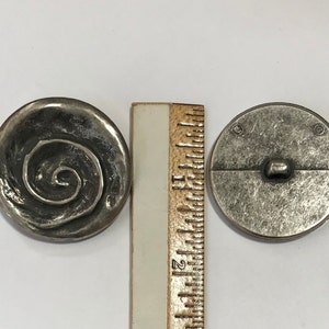 6 Buttons(1 package) Vintage Flower Shaped ABS Plated Shank Metal Buttons K3151 color is Ant Silver and size is 40mm (1 9/16")64L