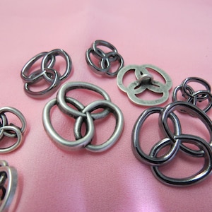 1 Dozen Vintage "3 Interlocked Rings or Loose Knot Metal Shank Buttons K3977 available in several sizes and colors
