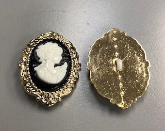 6 Pcs Sew On Gold Frame with Black and White Cameo Insert Vintage Brooch or Button. J1174
