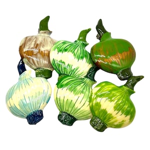 Broche oignon vintage peinte à la main : épingle tendance décorative italienne