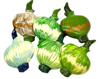Vintage Hand-Painted Onion Brooch: Italian Decorative Fashion Pin