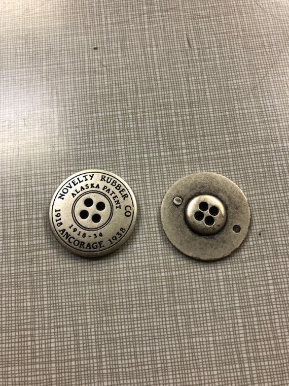 k1261 1 Dozen Floral Pattern Antique Silver or Ant Brass Vintage 2-Hole Buttons