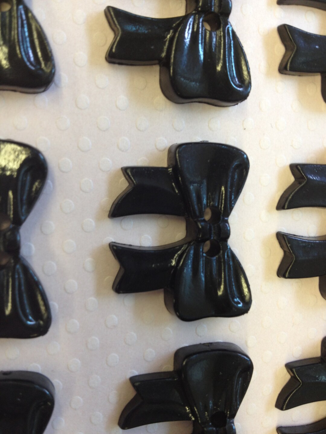 6 Buttons1 Package Big Black or White Bow Vintage 2-hole Buttons F621 ...
