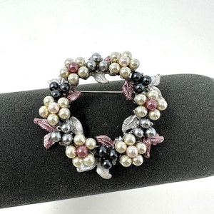 Multicolor Imitation Pearl Bead Enamel Flower Wreath Brooch