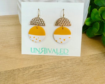 Mustard yellow, white and gold dangle earrings with hammered gold half circle and polymer clay//handmade earrings//yellow and gold jewelry