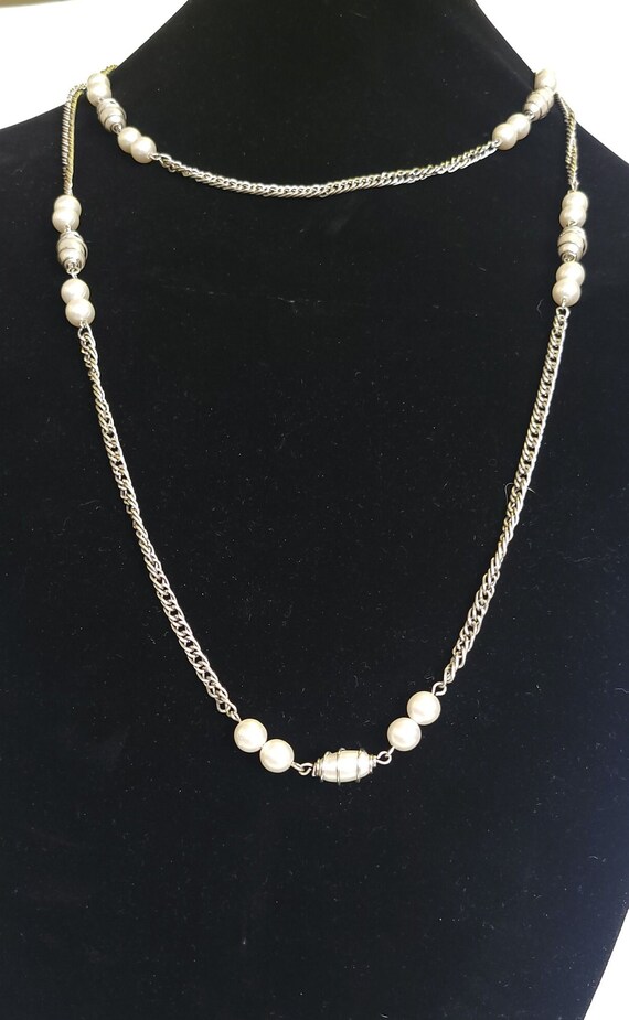 Vintage Necklace Signed Sarah Coventry faux pearl 