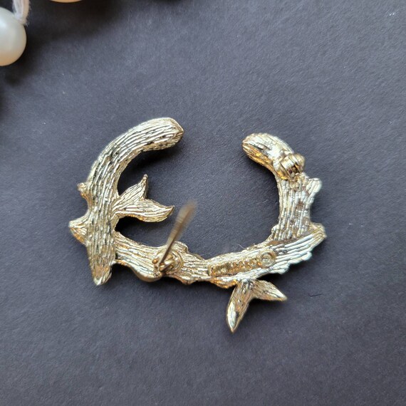 Vintage Sarah Coventry brooch leaf motif letter "… - image 5