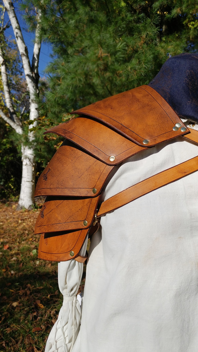ac odyssey chest piece with one pauldron ac odyssey chest piece with one pauldron