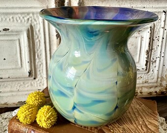 Vintage 1985 Delmatto Ohio Blown Art Glass Vase Opaline