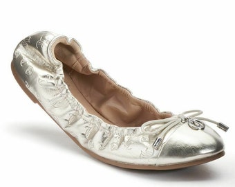 Juicy Couture Elastic Charm Textured Ballet Flats - Silver - 5.0