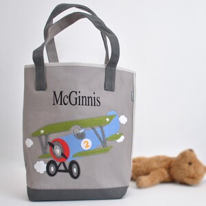Sac fourre-tout gris avion | Fourre-tout personnalisé pour garçons |Sac vintage AirplaneTote pour garçons |Sac fourre-tout pour tout-petits| Préscolaire | Cartable de bibliothèque| Cabas Biplan