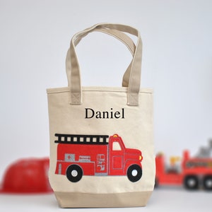 Fourre-tout moyen camion de pompiers, sac de pompier pour enfants, sac fourre-tout personnalisé pour enfants, sac rouge de camion de pompiers, cartable pour enfants, sac pour tout-petit, sac pour enfants d'âge préscolaire