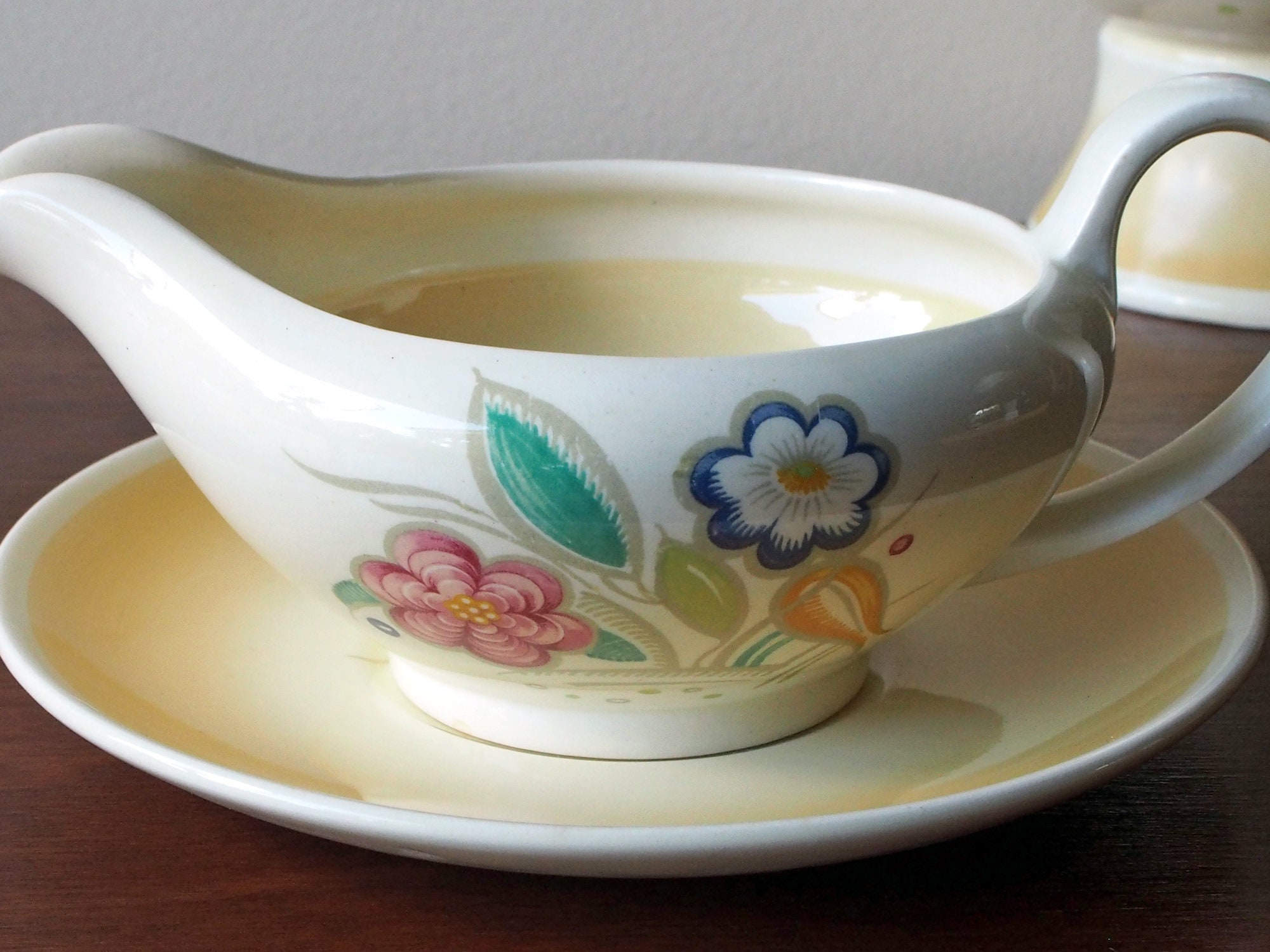 スージークーパー イエローノーズゲイ グレービーソースボート