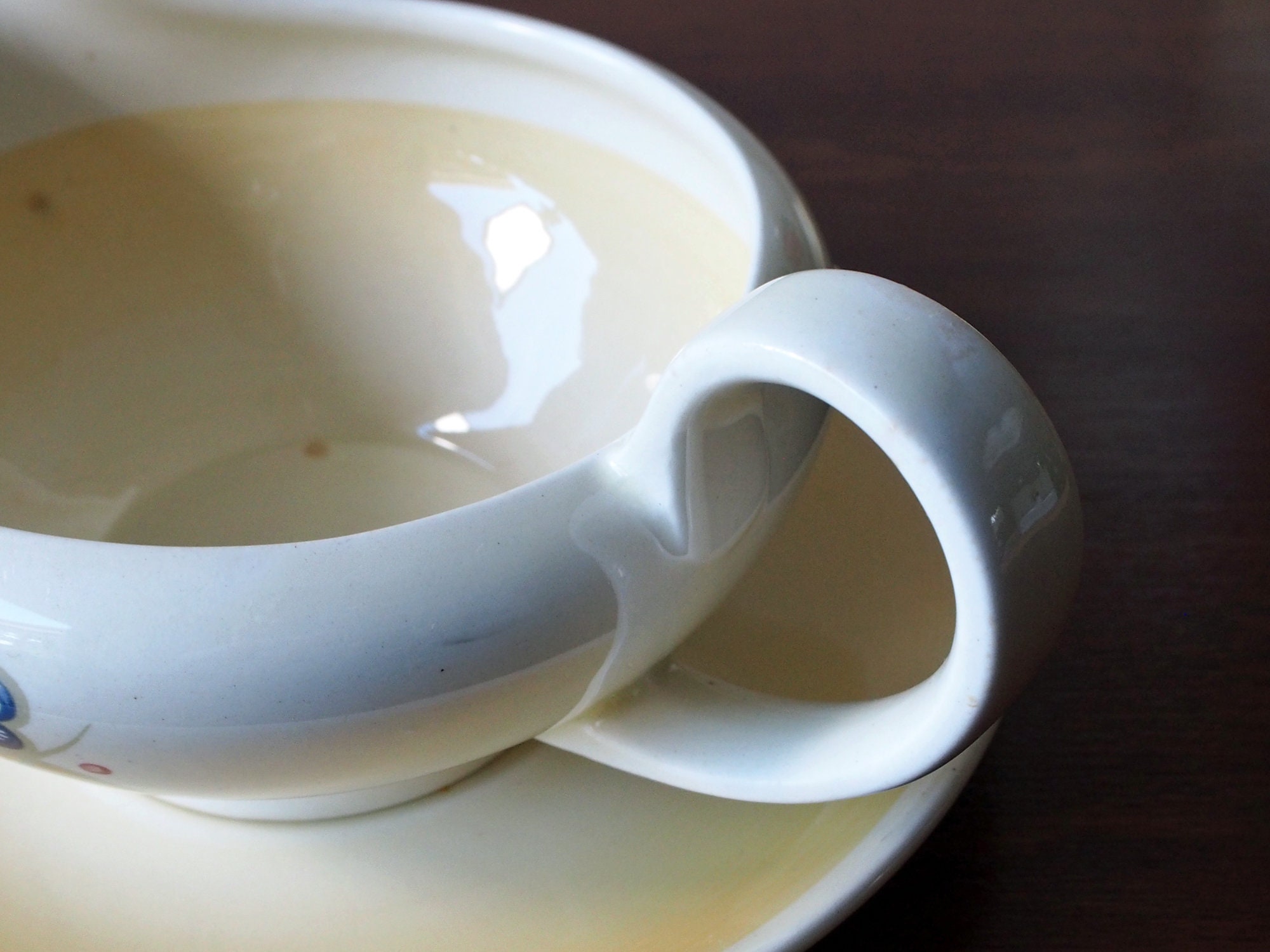 スージークーパー イエローノーズゲイ グレービーソースボート