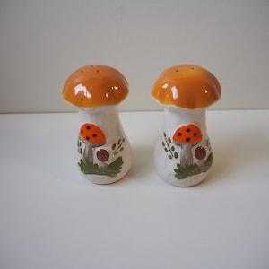 Mushroom Salt and Pepper Shakers